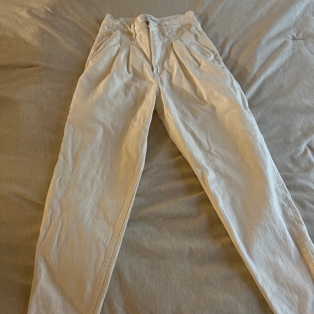 Abercrombie 80s Mom Jean - Ultra High Rise